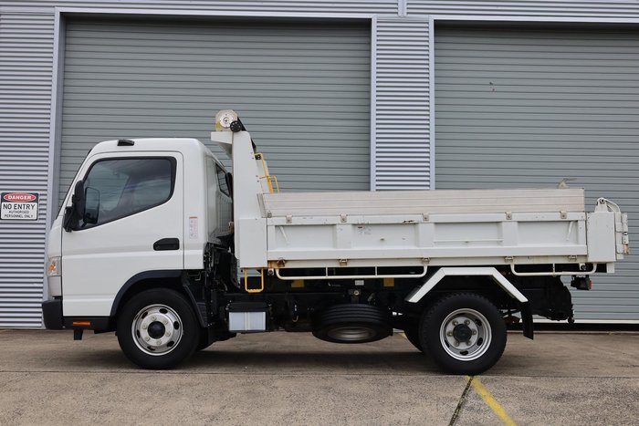 2022 Fuso Canter 815 White