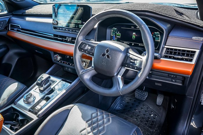 2024 Mitsubishi Outlander Exceed Tourer