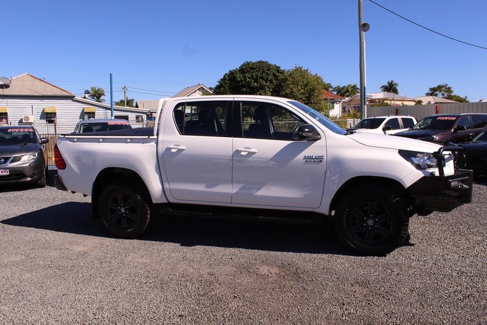 2024 Toyota Hilux SR