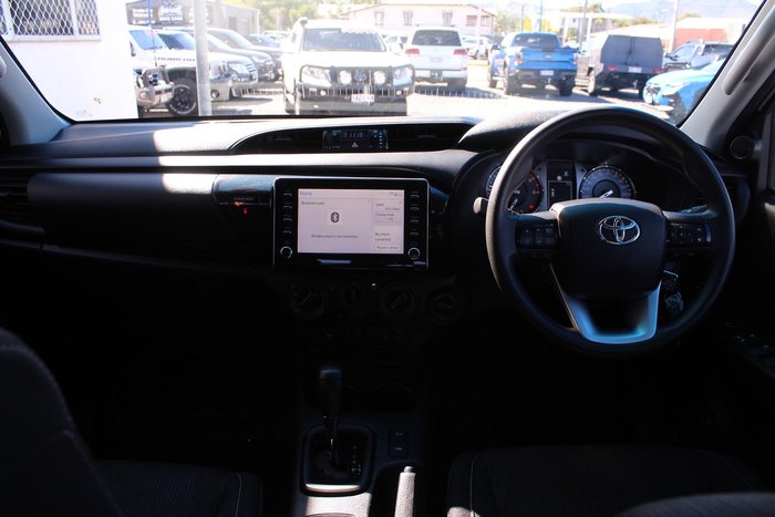 2024 Toyota Hilux SR