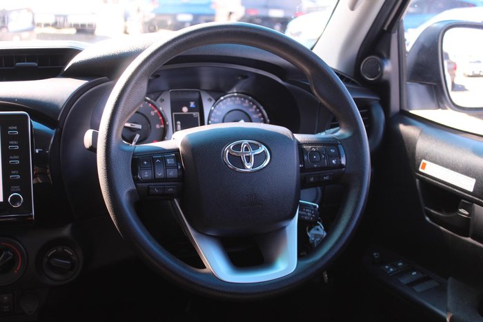 2024 Toyota Hilux SR