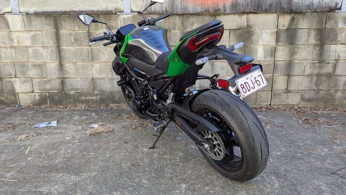 2026 Kawasaki Z900 SUPERNAKED Green