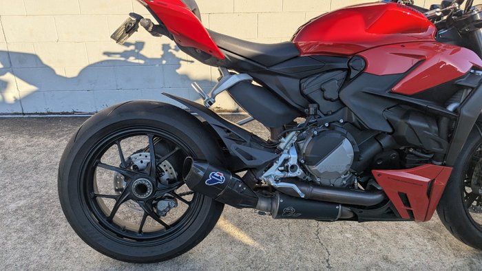 2023 DUCATI STREETFIGHTER V2 Red