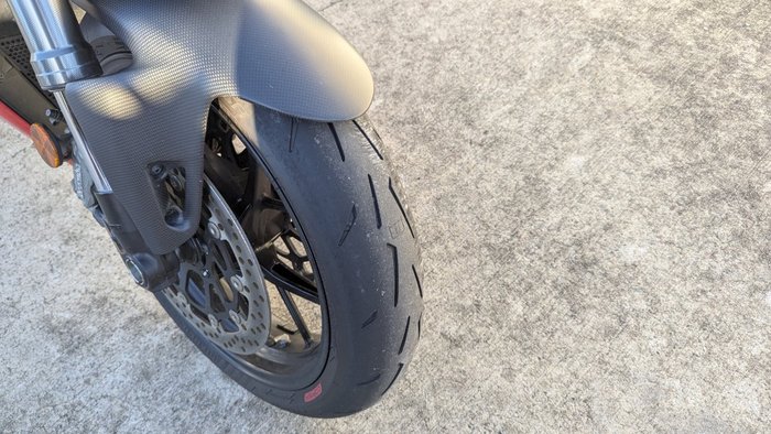 2023 DUCATI STREETFIGHTER V2 Red