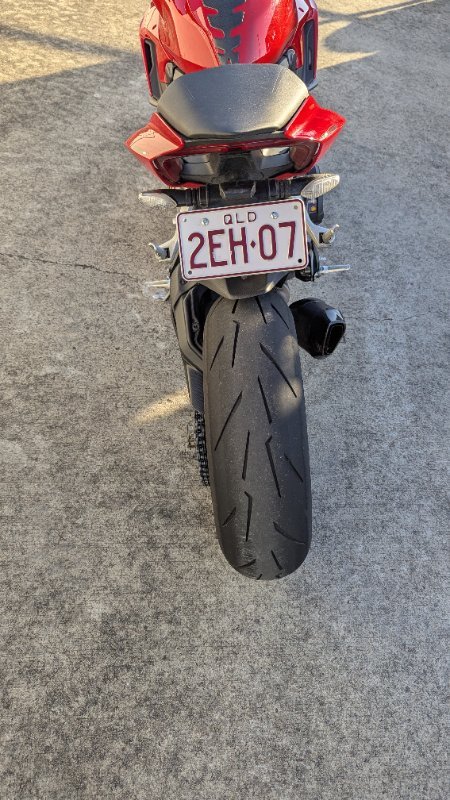 2023 DUCATI STREETFIGHTER V2 Red