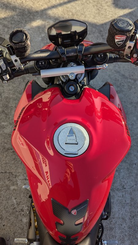 2023 DUCATI STREETFIGHTER V2 Red