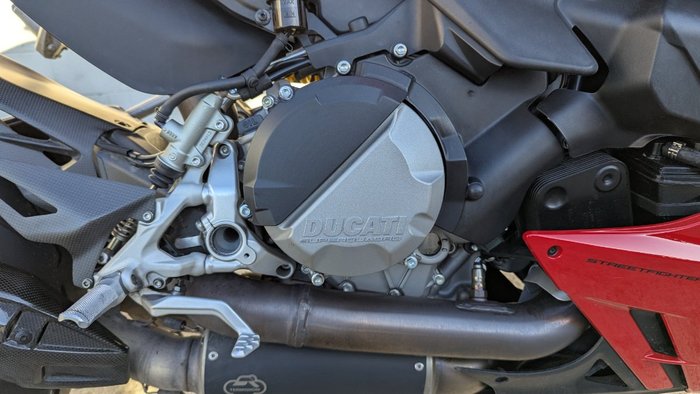 2023 DUCATI STREETFIGHTER V2 Red