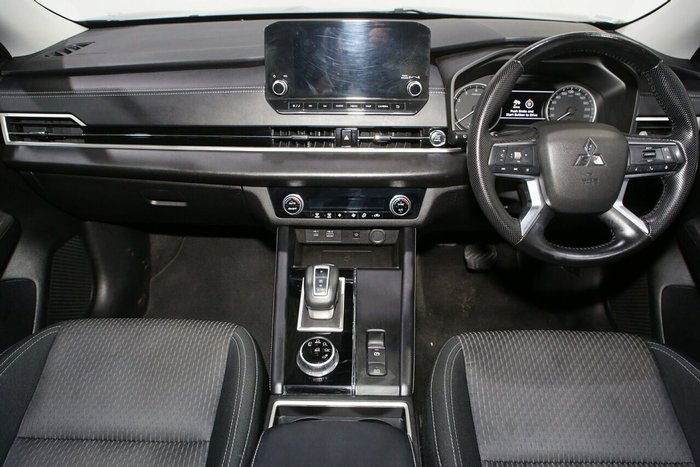2022 Mitsubishi Outlander LS