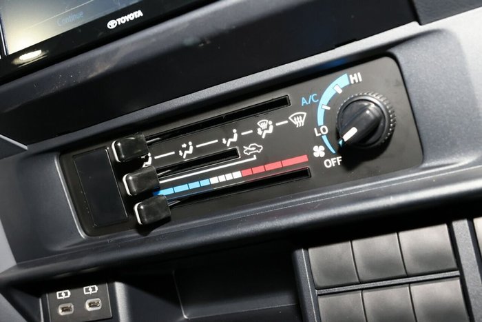 2025 Toyota Landcruiser GXL