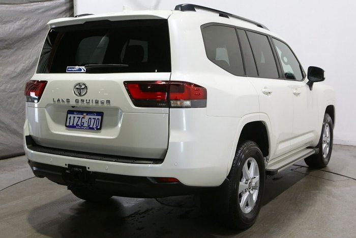 2025 Toyota Landcruiser GXL