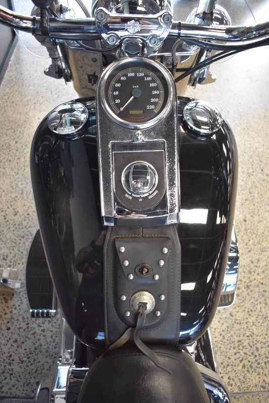 2001 HARLEY-DAVIDSON FLSTC HERITAGE SOFTAIL CLASSIC