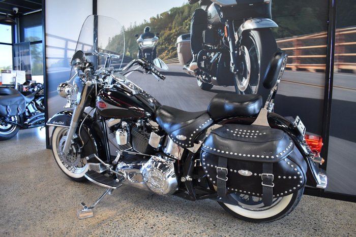 2001 HARLEY-DAVIDSON FLSTC HERITAGE SOFTAIL CLASSIC