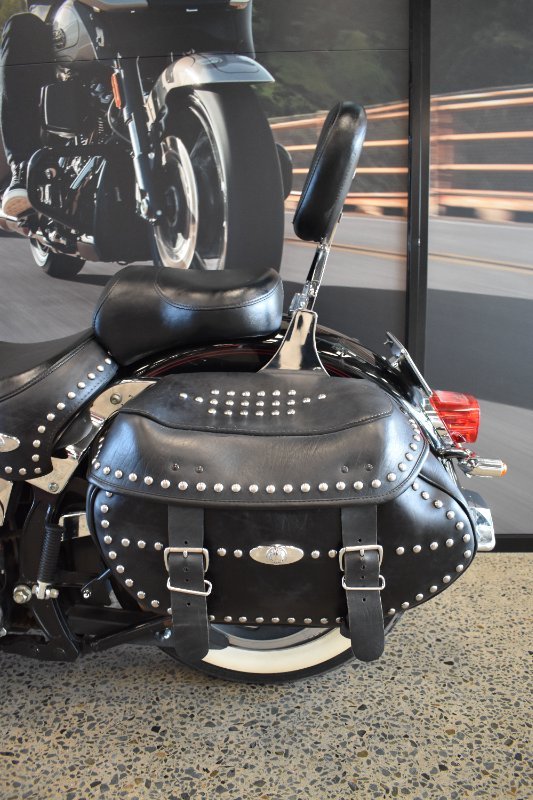2001 HARLEY-DAVIDSON FLSTC HERITAGE SOFTAIL CLASSIC