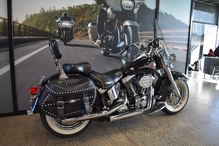 2001 HARLEY-DAVIDSON FLSTC HERITAGE SOFTAIL CLASSIC