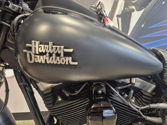 2015 Harley-Davidson Dyna Street Bob 103 (FXDB 103) Dyna Black