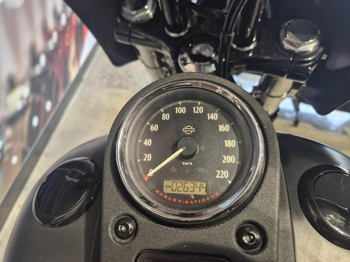 2015 Harley-Davidson Dyna Street Bob 103 (FXDB 103) Dyna Black