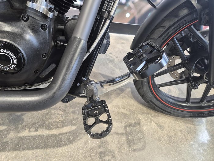 2015 Harley-Davidson Dyna Street Bob 103 (FXDB 103) Dyna Black