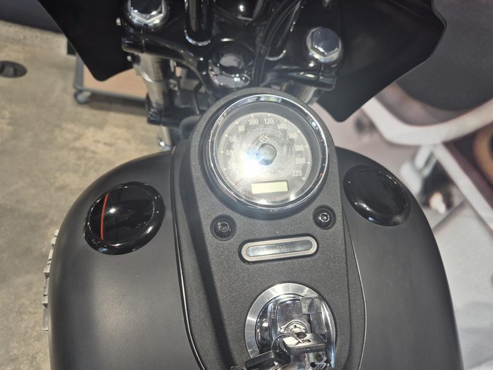 2015 Harley-Davidson Dyna Street Bob 103 (FXDB 103) Dyna Black