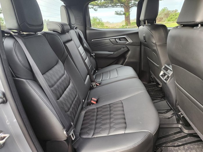 2025 Isuzu D-MAX LS-U+
