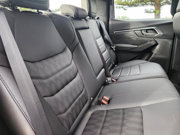2025 Isuzu D-MAX LS-U+