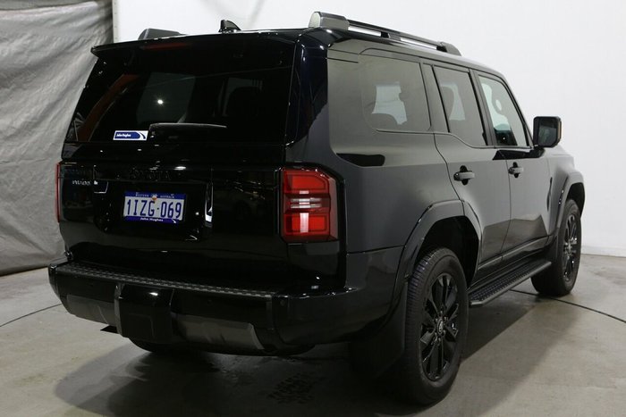 2024 Toyota Landcruiser Prado VX