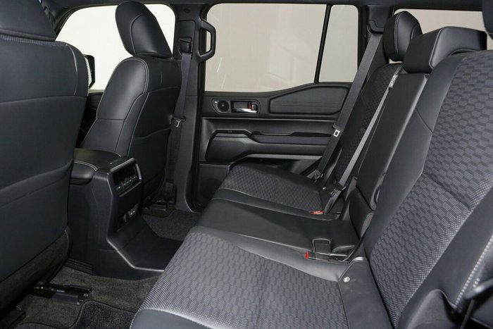 2024 Toyota Landcruiser Prado VX