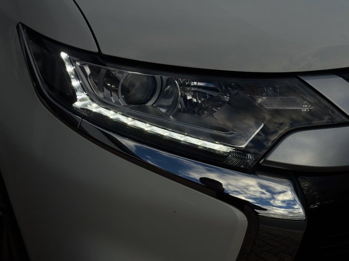 2020 Mitsubishi Outlander LS