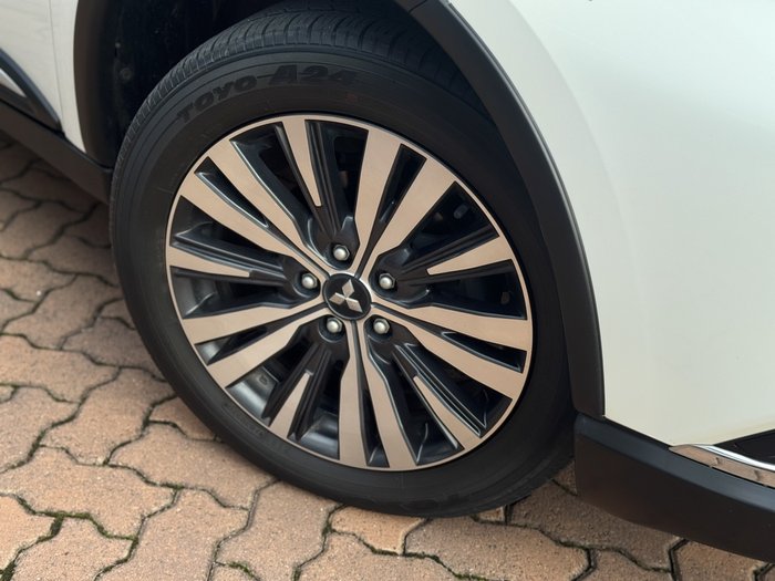 2020 Mitsubishi Outlander LS
