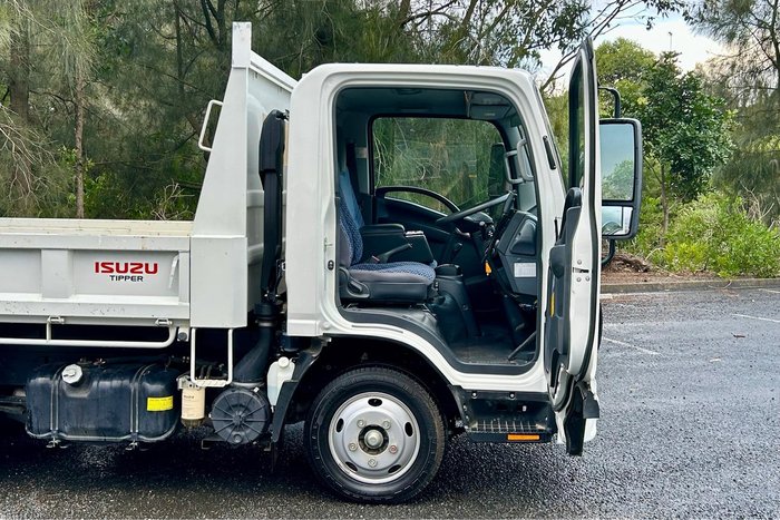 2023 Isuzu N Series NLR 45-150 Tipper