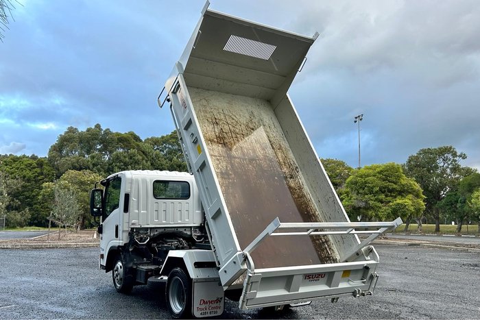 2023 Isuzu N Series NLR 45-150 Tipper