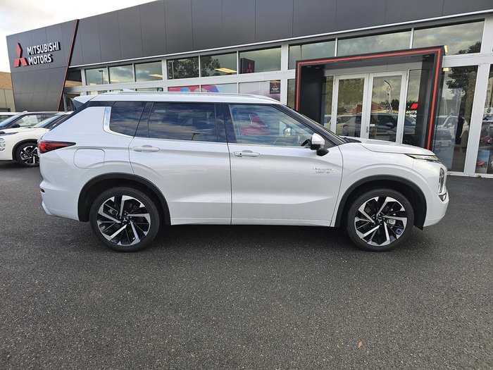 2024 Mitsubishi Outlander PHEV Exceed