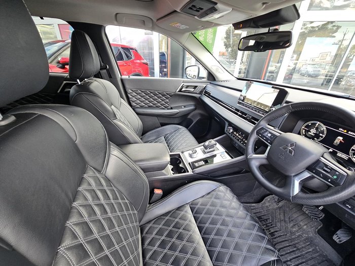 2024 Mitsubishi Outlander PHEV Exceed
