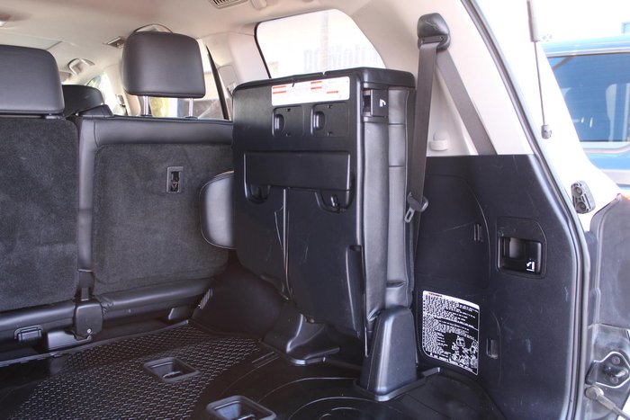 2020 Toyota Landcruiser VX