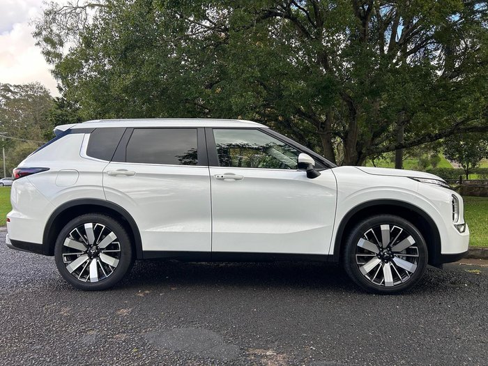 2025 Mitsubishi Outlander Aspire