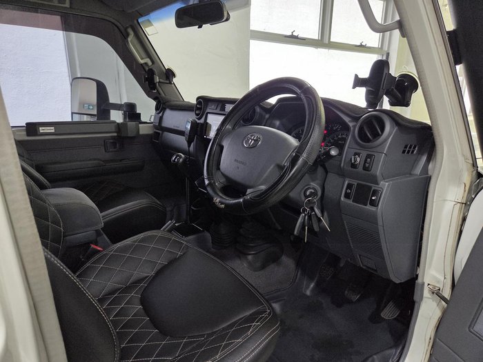 2018 Toyota Landcruiser GXL Troopcarrier
