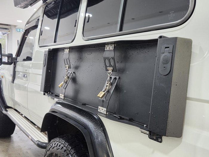 2018 Toyota Landcruiser GXL Troopcarrier