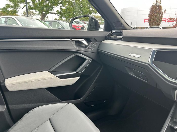 2024 Audi Q3 40 TFSI S line