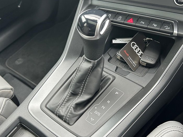 2024 Audi Q3 40 TFSI S line