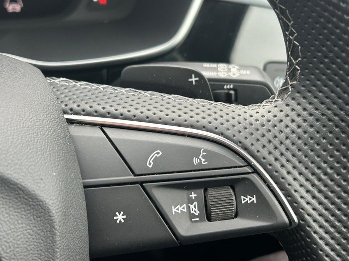2024 Audi Q3 40 TFSI S line