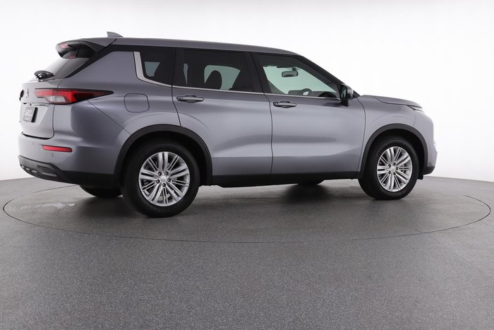2022 Mitsubishi Outlander ES
