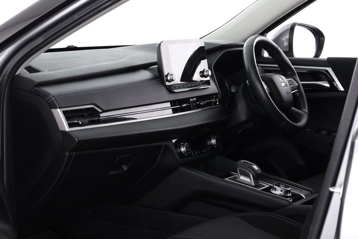 2022 Mitsubishi Outlander ES