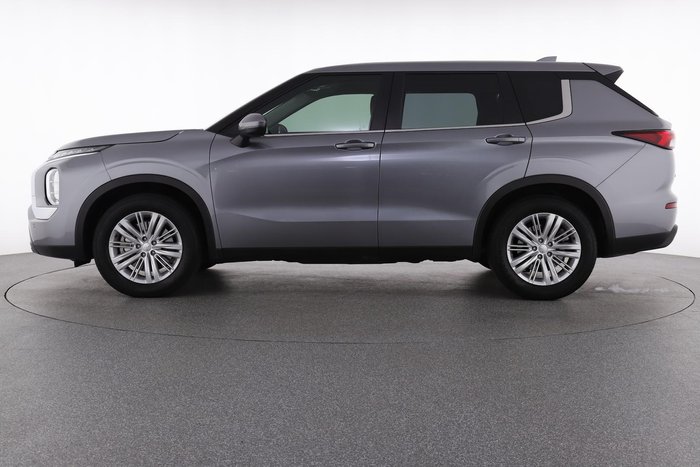 2022 Mitsubishi Outlander ES