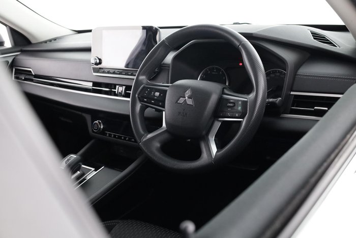 2022 Mitsubishi Outlander ES