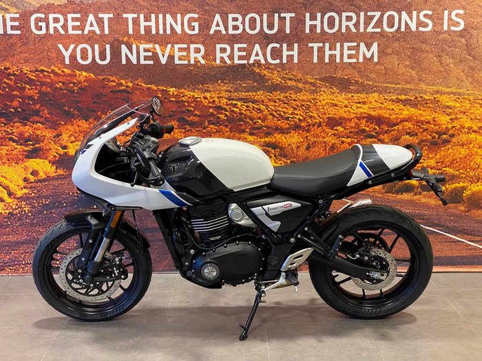 2026 Triumph Thruxton 400 Thruxton White