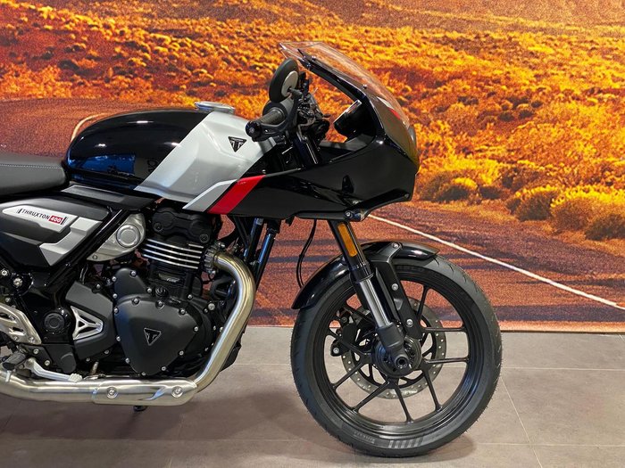 2026 Triumph Thruxton 400 Thruxton Black
