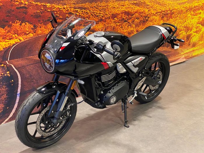 2026 Triumph Thruxton 400 Thruxton Black