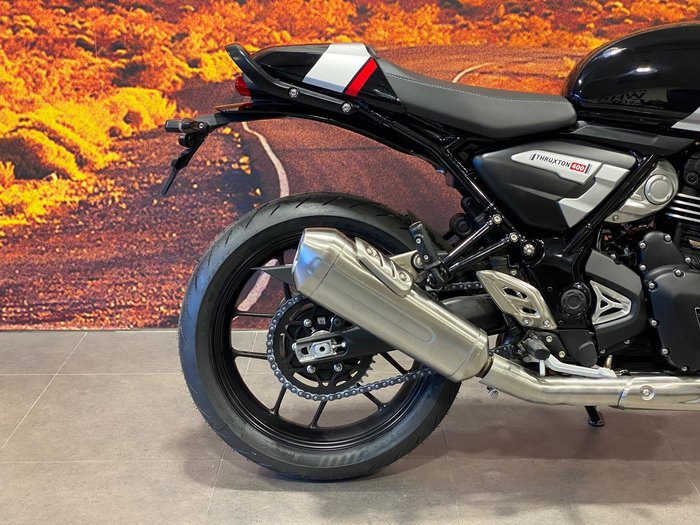 2026 Triumph Thruxton 400 Thruxton Black
