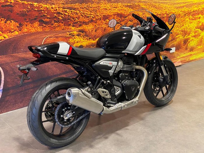 2026 Triumph Thruxton 400 Thruxton Black