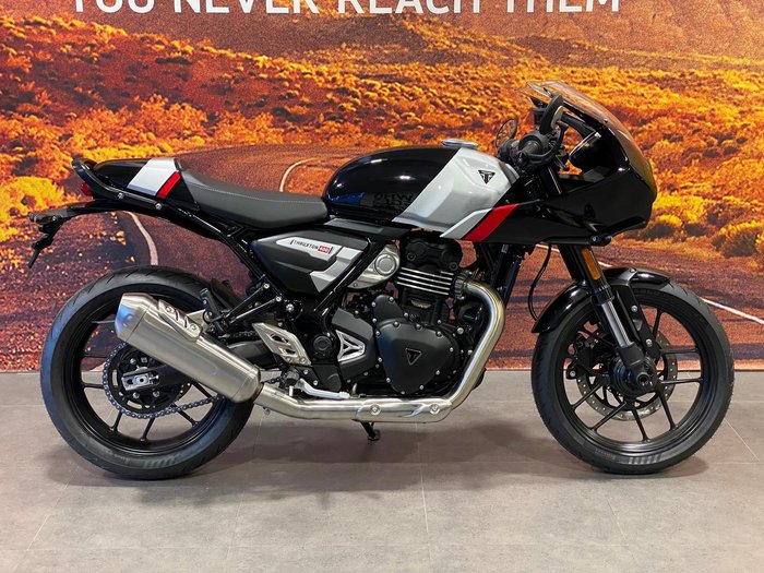 2026 Triumph Thruxton 400 Thruxton Black