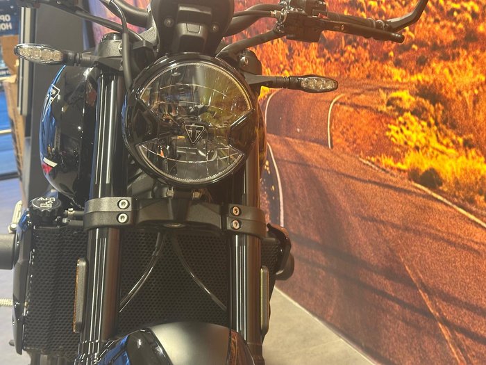 2025 Triumph Trident 660 Trident Black